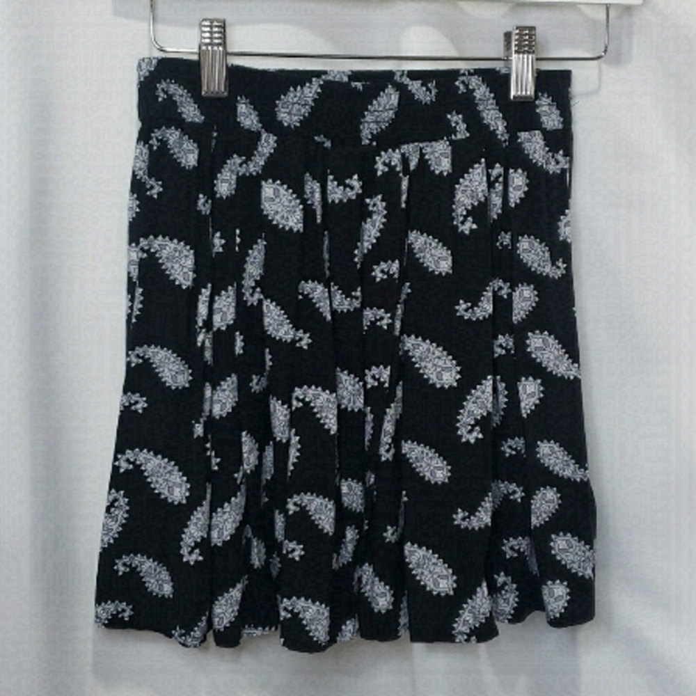 3/$30 𝅺BRANDY MELVILLE Paisley Mini Skirt Elastic Waist